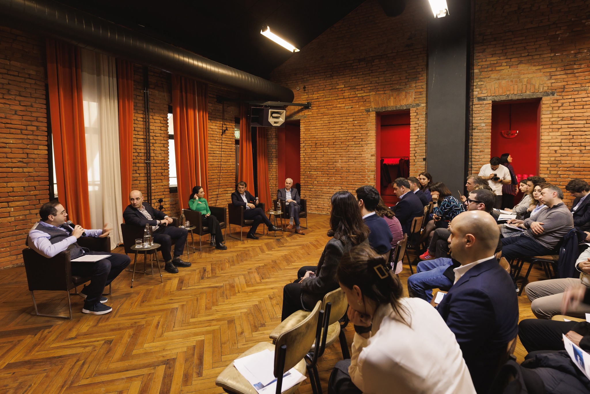 The First Joint Meetup by GCCI and GIAC: AI x Arbitration